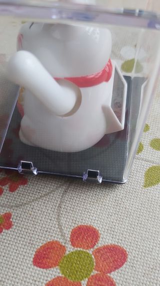 Gato de la suerte Maneki-neko- solar