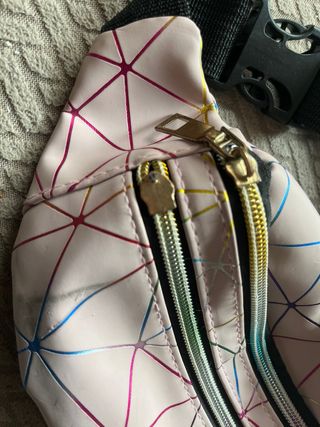 Riñonera juvenil geométrica