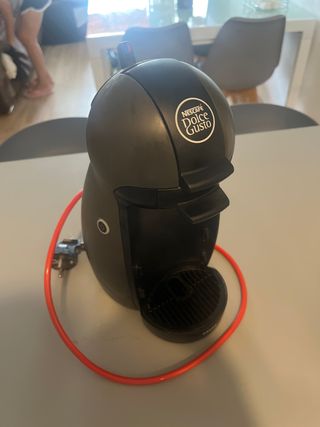 Cafetera Dolce Gusto Krups Negra