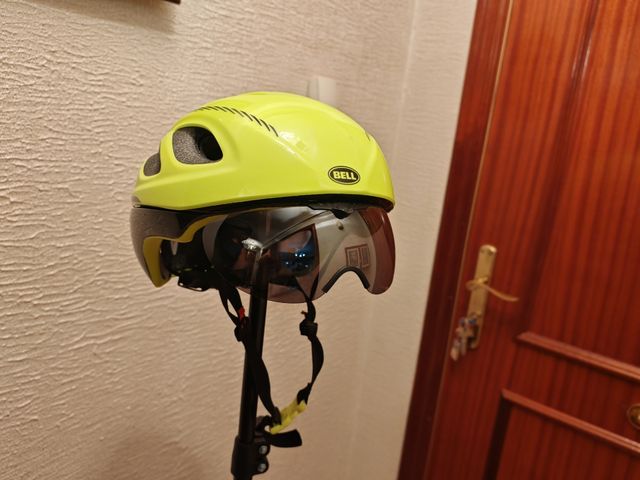 Casco Bell Ciclismo Amarillo con Visera