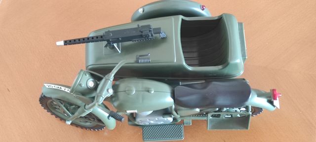 Geyperman Sidecar Militar Verde