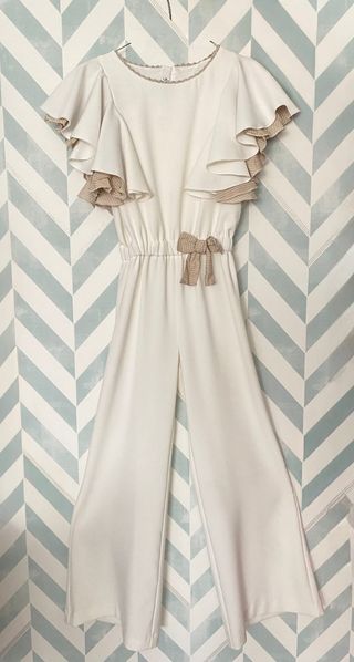 Mono de vestir ceremonia blanco y beige 