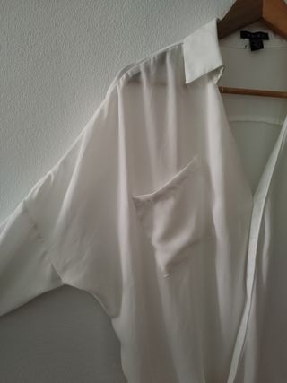 Blusa blanca fluida