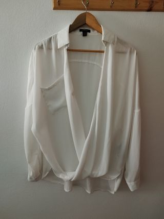 Blusa blanca fluida