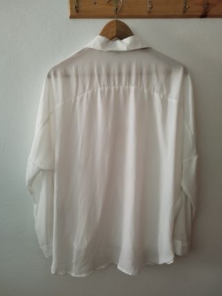 Blusa blanca fluida