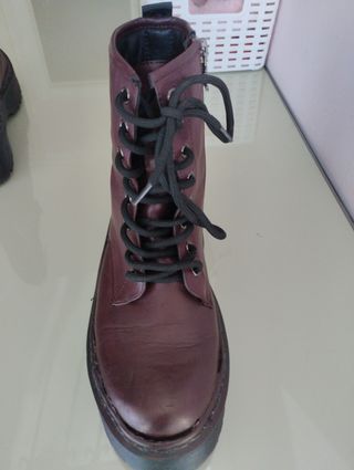 Botas de cuero burdeos