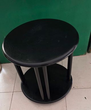 Mesa redonda lacada negra