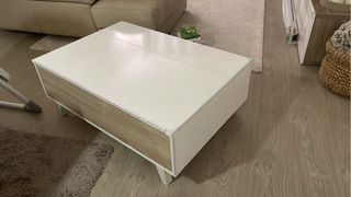 Mesa de centro elevable para salón