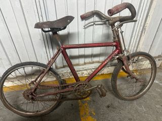 Bicicleta de freno varilla antigua de niño roja 