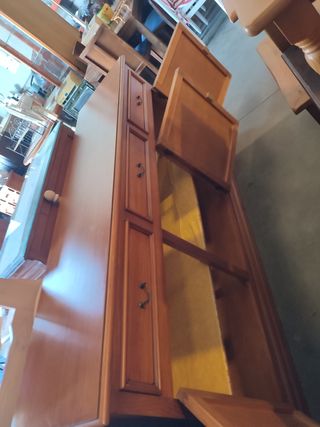 Aparador de madera con 3 cajones
