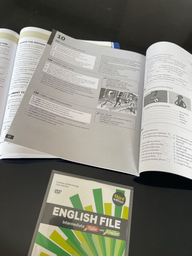 ENGLISH FILE INTERMEDIATE 3 ED STUDENT´S BOOK