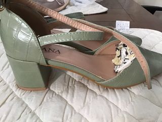 LOTE NUEVOS¡!TACONES A ESTRENARREGALO OTROS