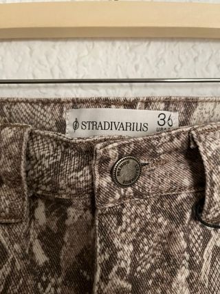 Falda pantalón Stradivarius animal print S/36