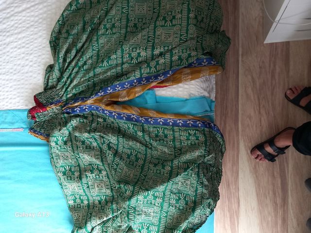 Pantaloncini da donna con stampa verde e blu