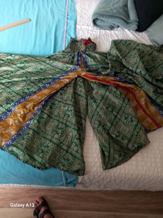 Pantaloncini da donna con stampa verde e blu