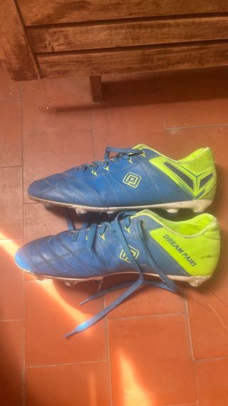 Botas de fútbol. Talla 44