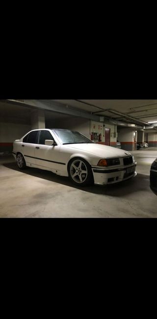 BMW E36 325i M50B25 