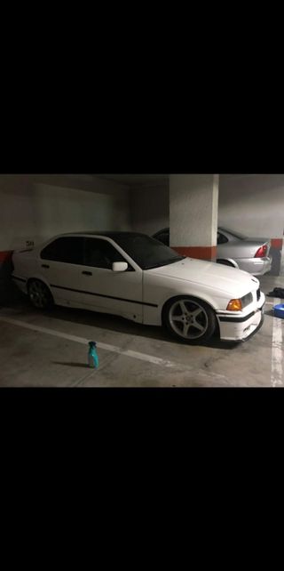 BMW E36 325i M50B25 