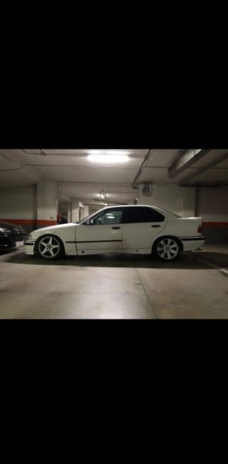 BMW E36 325i M50B25 