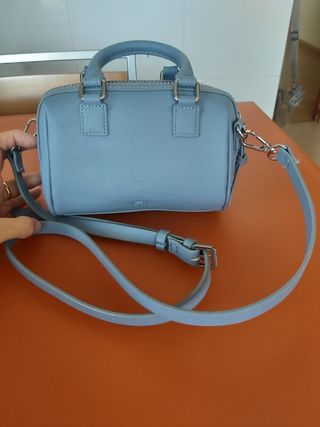 Bolso de mano y hombro azul claro