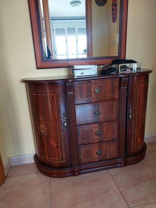 Elegante mueble de entrada.