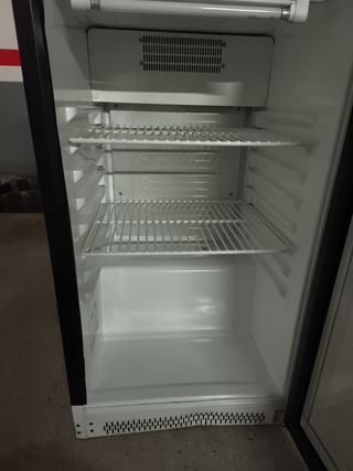 Nevera pequeña Coreco