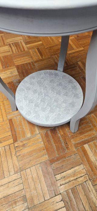 Mesa auxiliar redonda de madera maciza