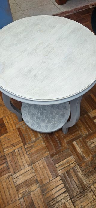Mesa auxiliar redonda de madera maciza