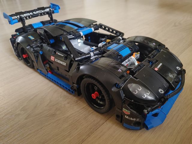 LEGO Technic Porsche GT4 e-Performance
