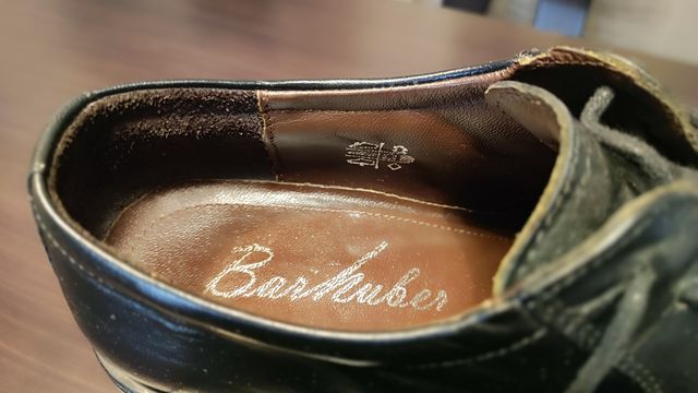 Zapatos de piel negros con cordones