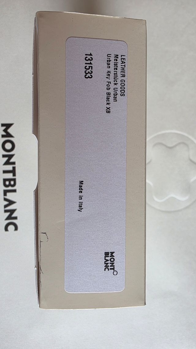 Llavero Montblanc Cuero Negro y Acero