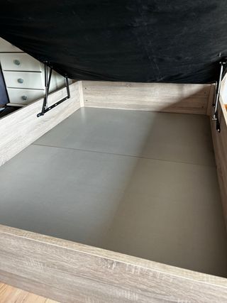 Canapé con cabecero. Para cama de 1,35 x 1,90m