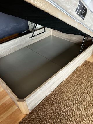 Canapé con cabecero. Para cama de 1,35 x 1,90m