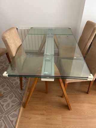 Mesa extensible 1,60-2,40 + 6 sillas tapizadas