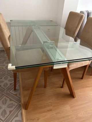 Mesa extensible 1,60-2,40 + 6 sillas tapizadas