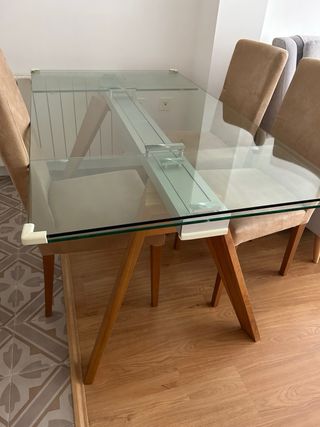 Mesa extensible 1,60-2,40 + 6 sillas tapizadas