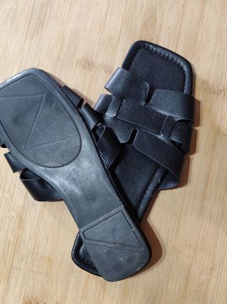 Sandalias planas negras