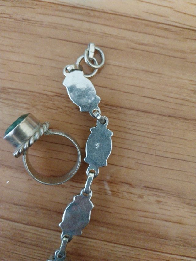 Collar de plata con colgantes