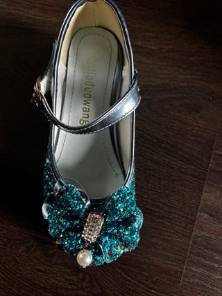 Zapatos de tacón para niña plateados y turquesa