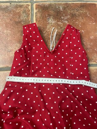 Traje Flamenca Niña Rojo Lunares Blancos. 6 años