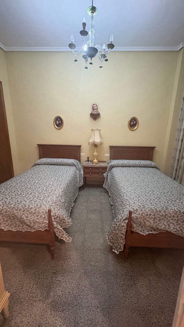 Casa edificio en venta de tres alturas con almacén
