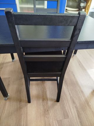 Mesa y 2 Sillas Negras