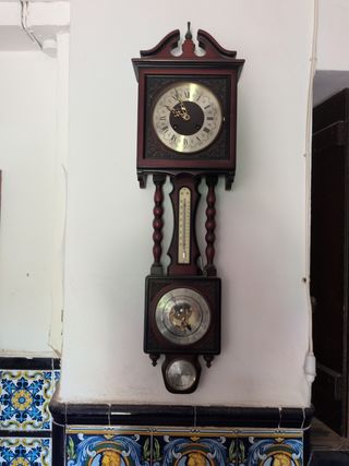 Reloj de pared antiguo de cuerda 1978