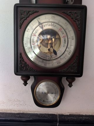 Reloj de pared antiguo de cuerda 1978
