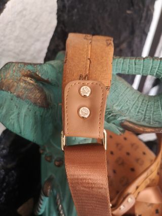 Mochila AUTÉNTICA MCM de piel genuina