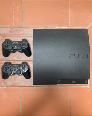 Play Station 3 (PS3) + 2 Mandos