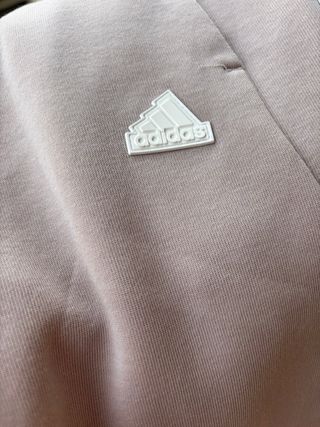 Pantalón chándal Adidas beige talla 7-8