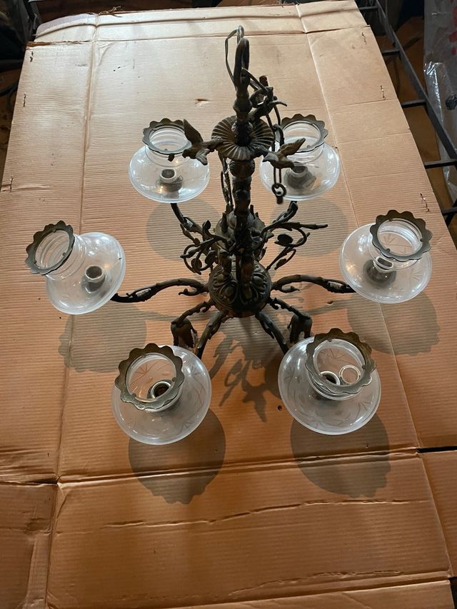 Lámpara de araña antigua