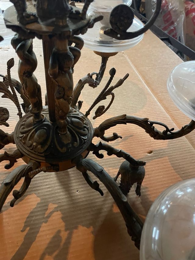 Lámpara de araña antigua