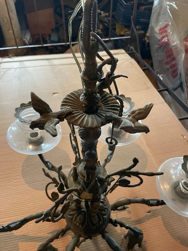 Lámpara de araña antigua